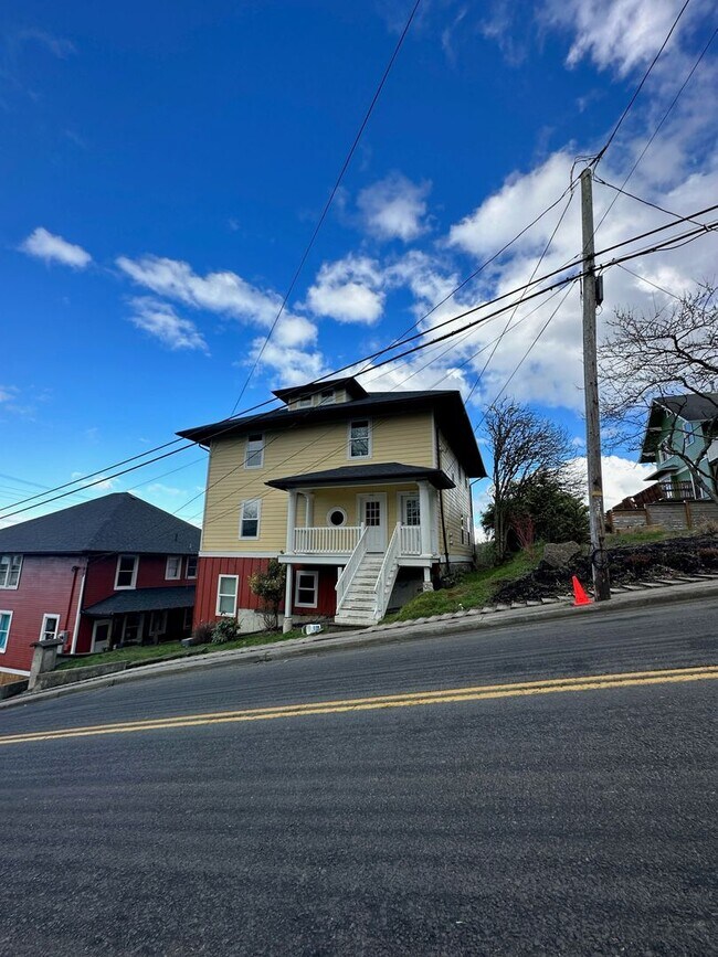 Building Photo - 640-644 8th Street