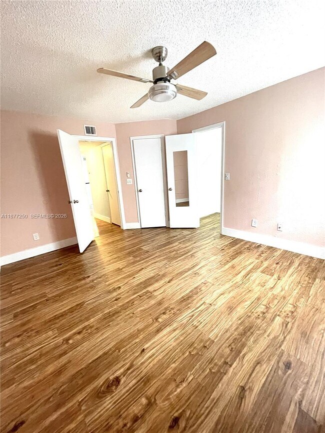 Building Photo - 12760 Vista Isles Dr