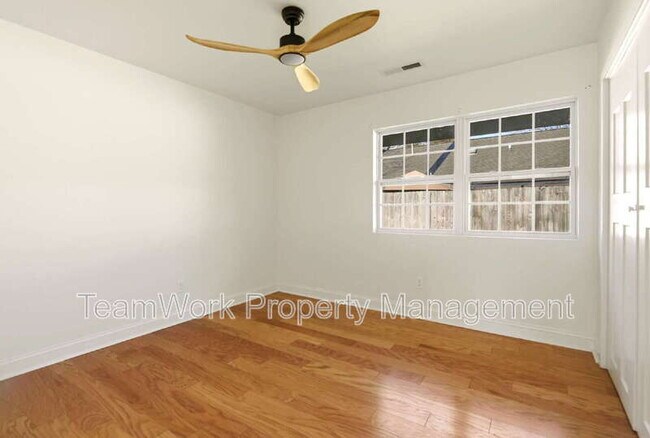 Building Photo - 1127 Snap Dragon Ct