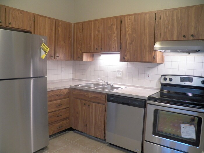 Building Photo - 9402 Lonsdale Ct
