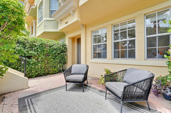 Building Photo - 2568 Gardens Pkwy