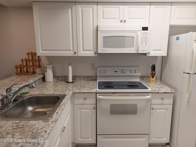 Building Photo - 2989 Sir Hamilton Cir