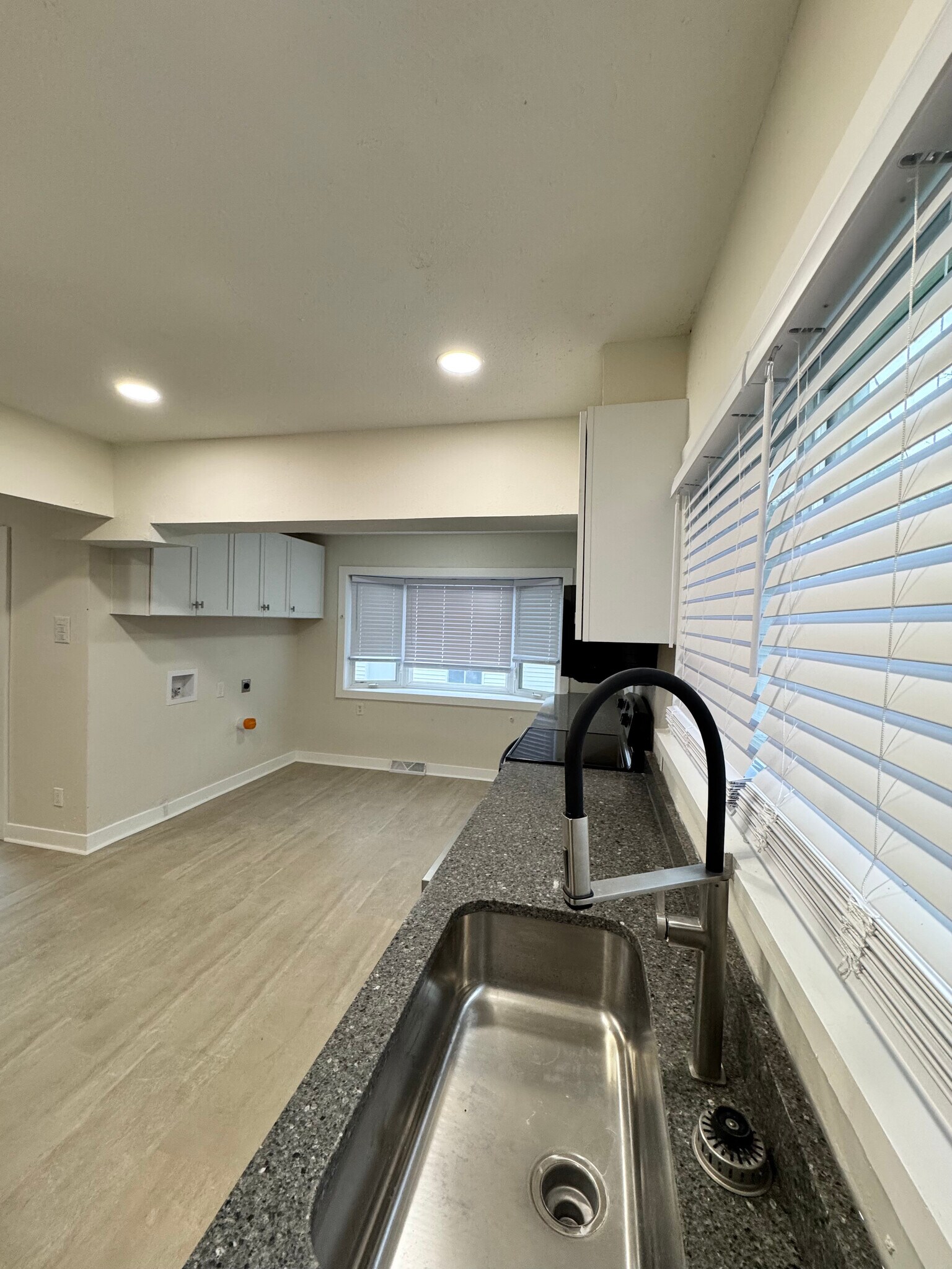 Building Photo - 620 Kirkwood Ave