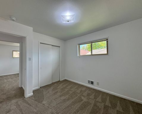 Building Photo - Spacious 4 bedroom home in Westminster! Av...