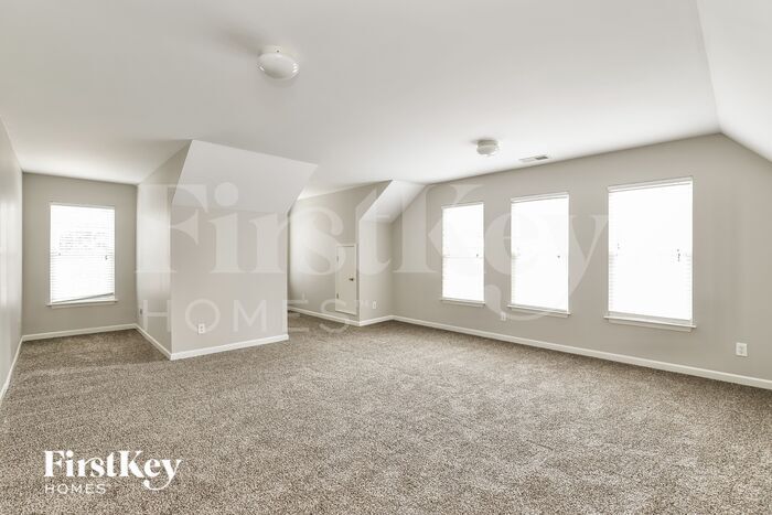 Building Photo - 1900 Buckminster Dr