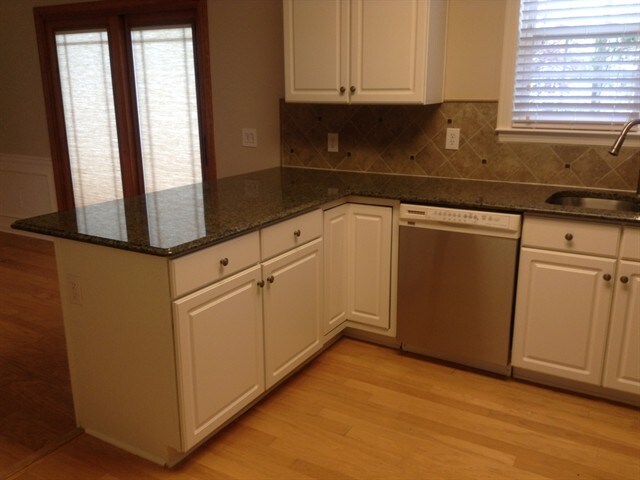 Building Photo - 6325 Elderslie Dr