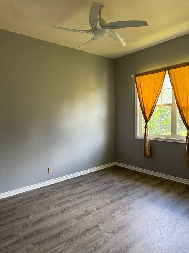 Building Photo - 4 Bedroom 3 Bath Home in Waioli Gardens