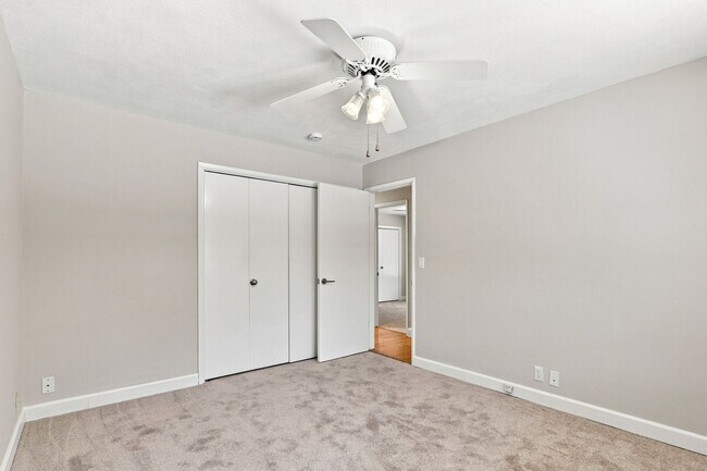 Building Photo - Million Dollar Views! Available Now!