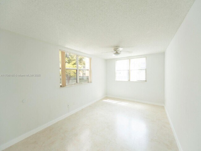 Building Photo - 8373 Lake Dr