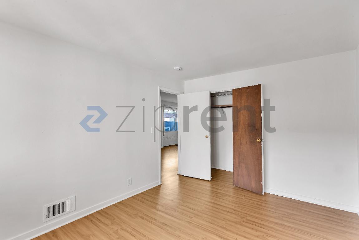 Building Photo - 1219 43rd Ave