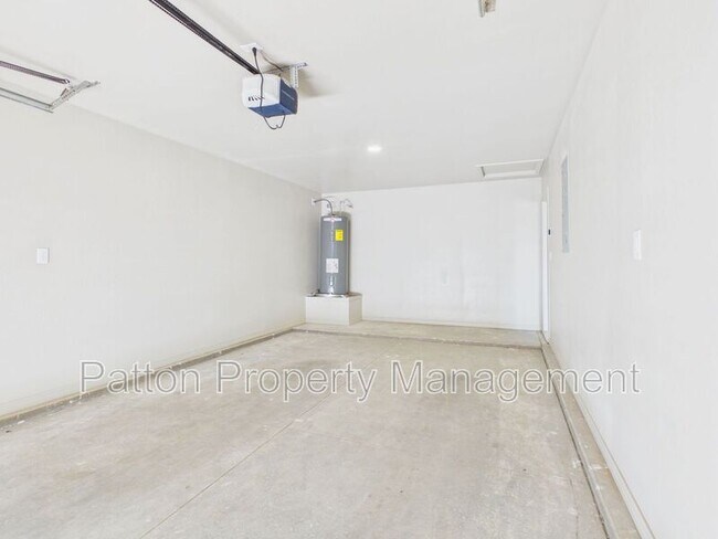 Building Photo - 1124 Caprock St