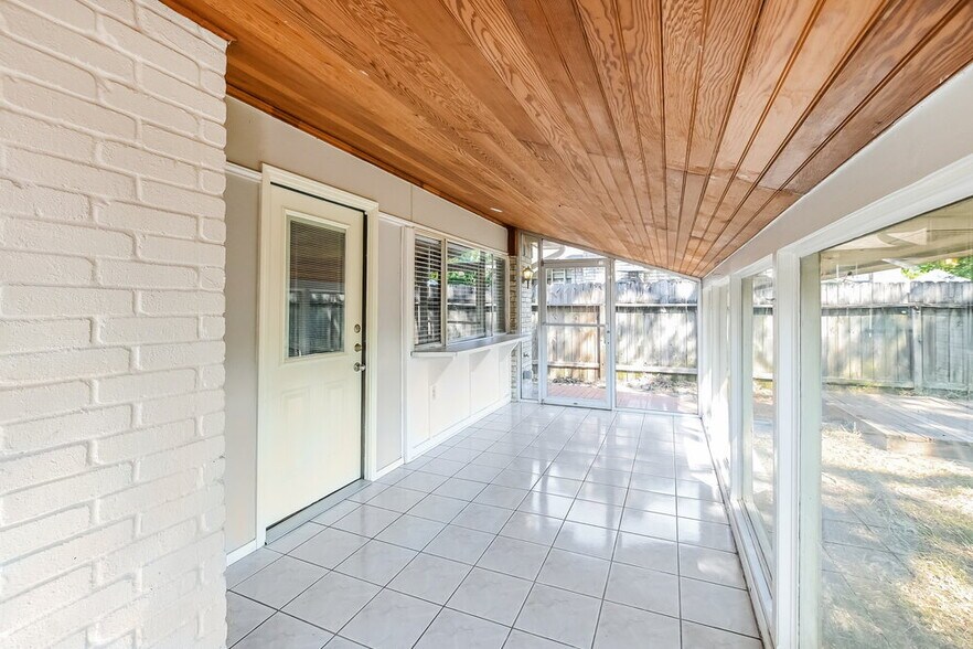 Building Photo - 2719 Killdeer Ln