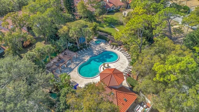 Building Photo - Spacious 3 Bedroom 2 Bath Condo in Gated Community of La Vita