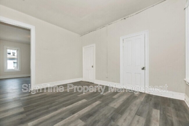 Building Photo - 222 Summit Ave