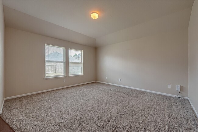 Building Photo - 12 Santa Clara Dr