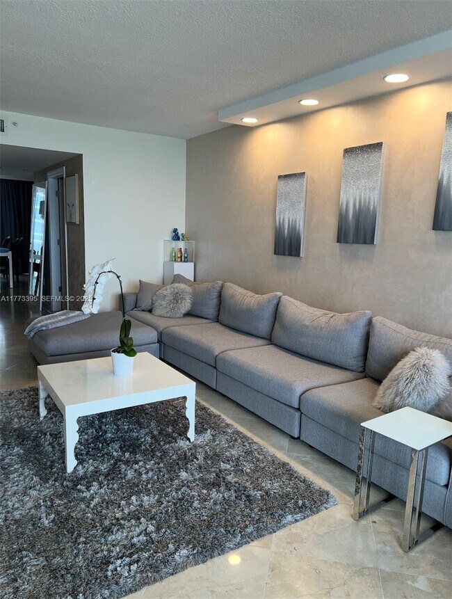 Building Photo - 17555 Collins Ave