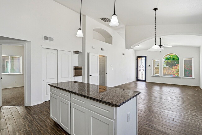 Building Photo - 13659 Everingham