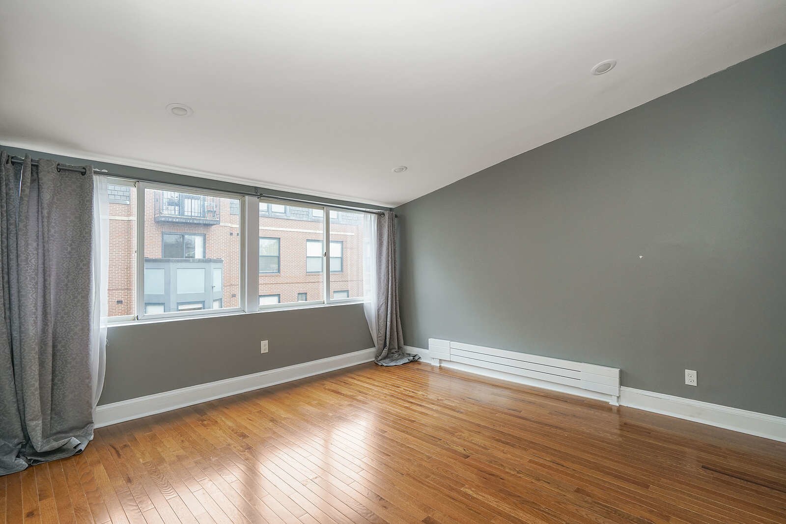 Building Photo - 16 Follen St