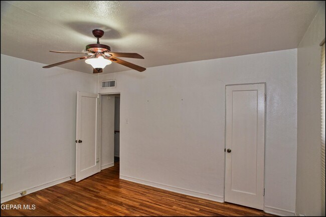 Building Photo - 815 Ellis St