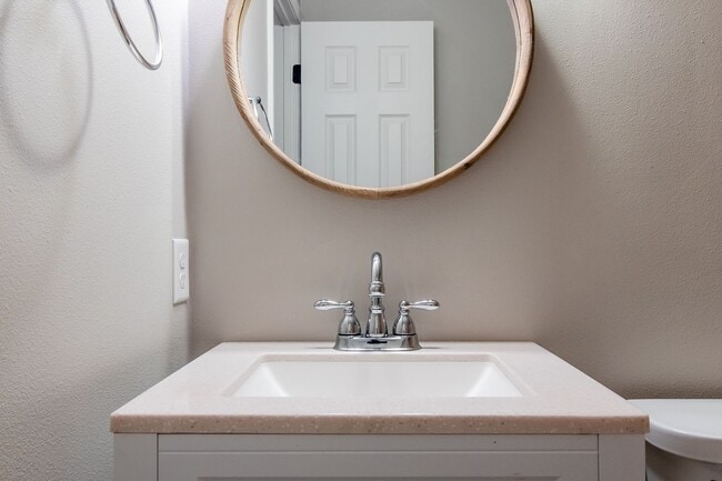 Building Photo - 3/2 located in Ft. Walton Beach