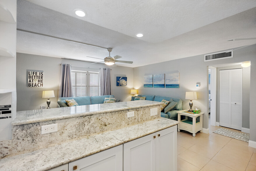 Building Photo - 11440 1st St E