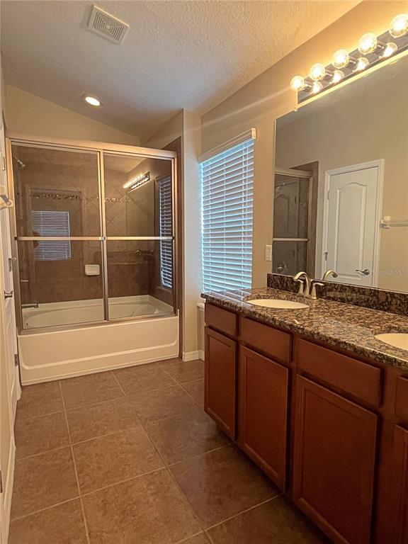 Building Photo - 5732 Kinglethill Dr