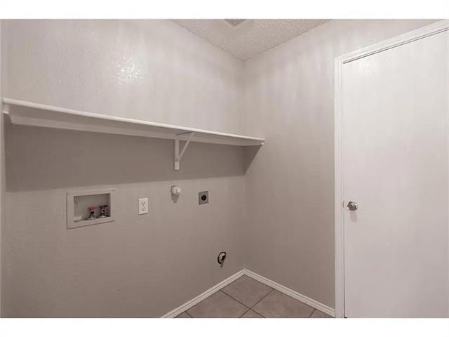 Building Photo - 945 Carthage Way