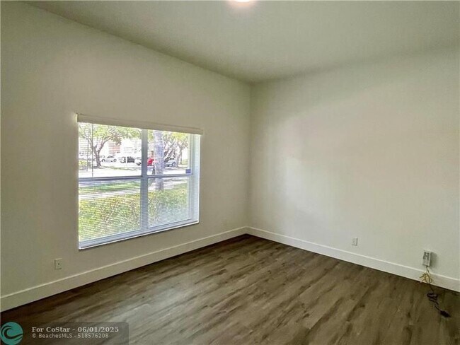 Building Photo - 16220 Emerald Cove Rd