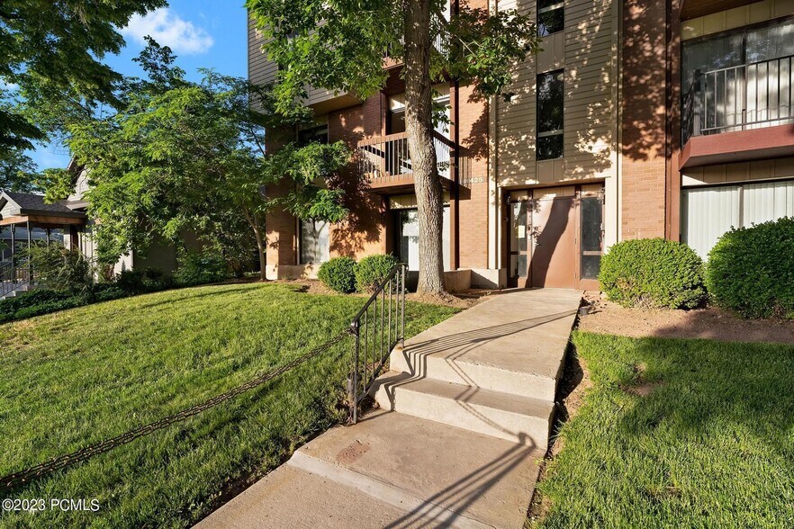 Building Photo - 425 S 1000 E