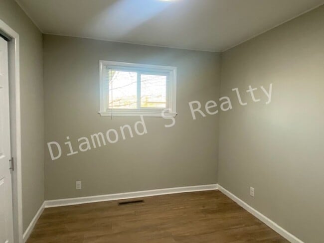 Building Photo - Cute 3-Bedroom Home Located Near Bass Pro!