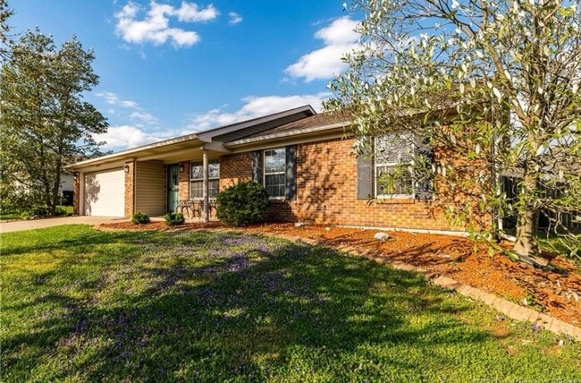 Primary Photo - 3BR/2BR Home For Rent - Fenced Back Yard w...