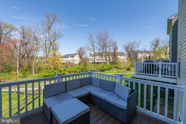Building Photo - 157 Mulberry Dr