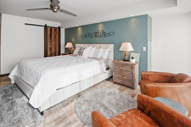 Building Photo - 1810 Avenida Del Mundo