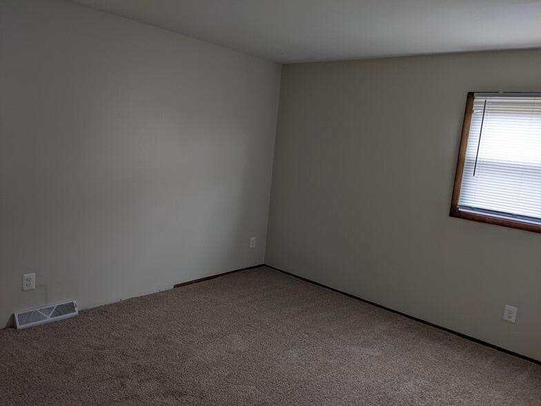 Master Bedroom - 314 Hartridge Dr