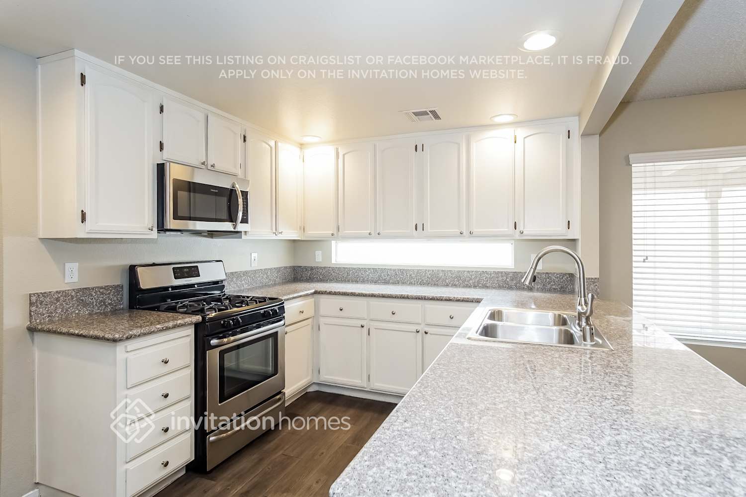 Building Photo - 259 Finestra Dr