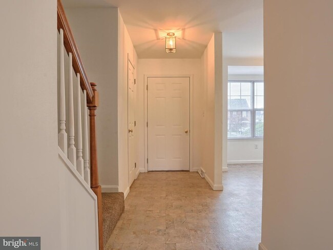 Entry Way - 64 Tia Circle