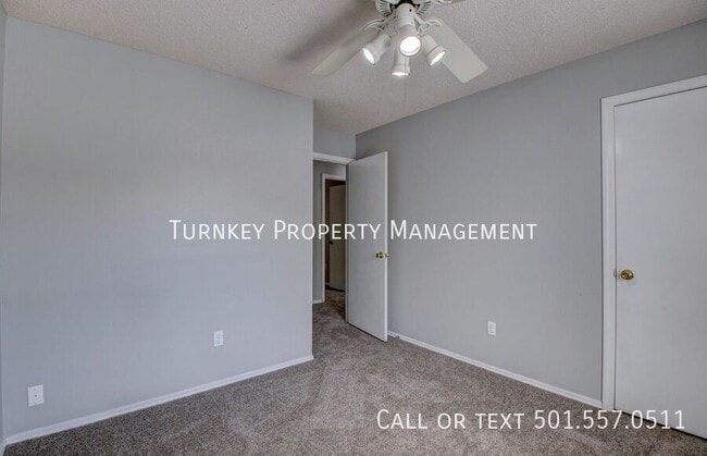 Building Photo - 1424 Mesquite Dr