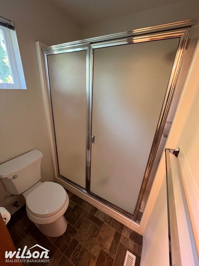 Building Photo - Spacious 3 Bed / 2 Bath Home in West Valle...
