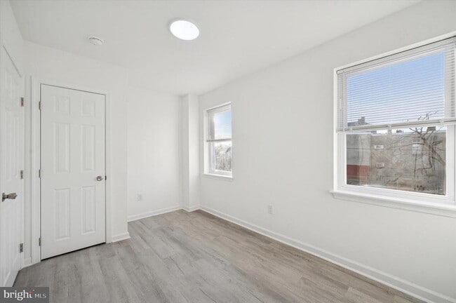 Building Photo - 3121 W Cumberland St