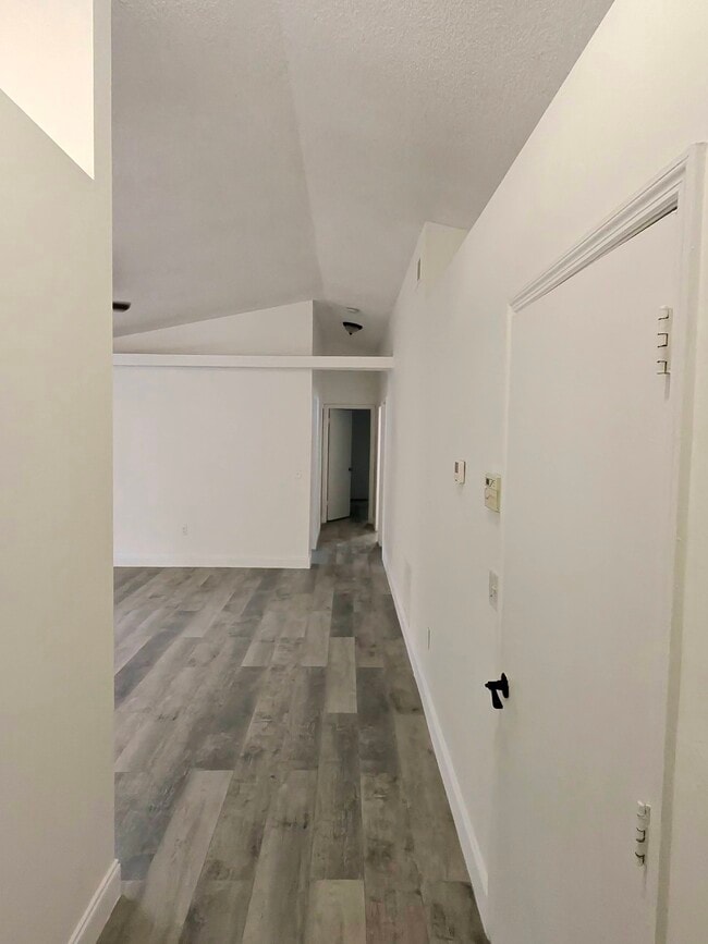 Building Photo - 7214 Edgewater Shores Ct
