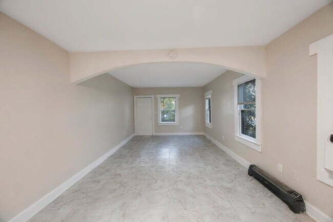 Building Photo - REDUCED  $25 App Fee  3bdrm/1bath home with large yard ** Section 8 OK *** $1795.00**