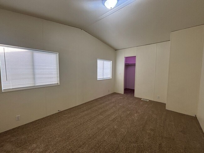 Building Photo - Single Family Mobile Home