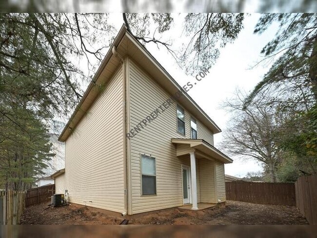 Building Photo - 3202 Fawn Dr