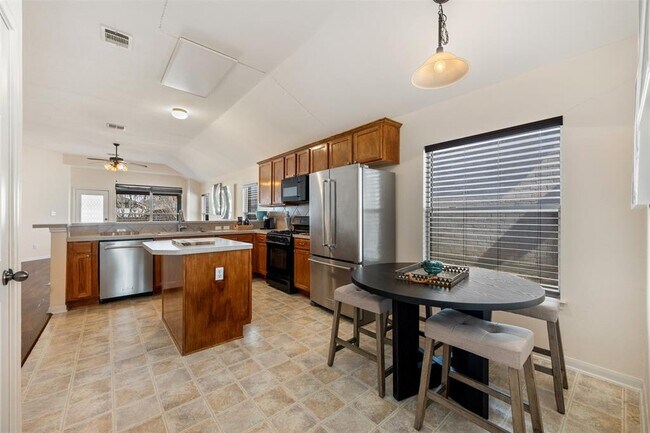 Building Photo - 221 Stone Crest Blvd