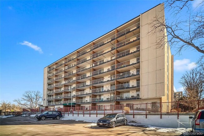 Building Photo - Beautiful One Bedroom Condo!