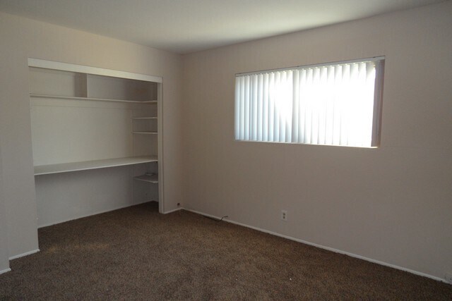 Building Photo - Spacious 6 Bedroom, 3 Bathroom, Single Fam...