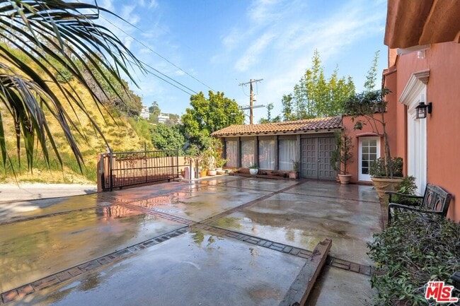 Building Photo - 8334 Marmont Ln