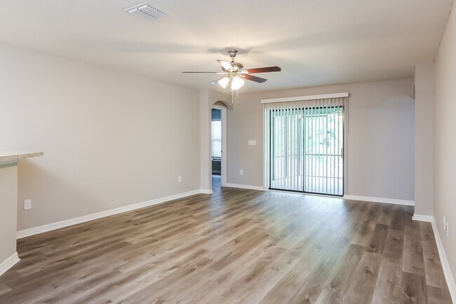 Building Photo - Inviting 3-Bedroom, 2-Bath Home in Ruskin, FL