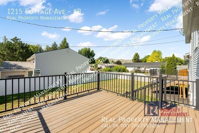 Building Photo - 1215 Cottage Ave