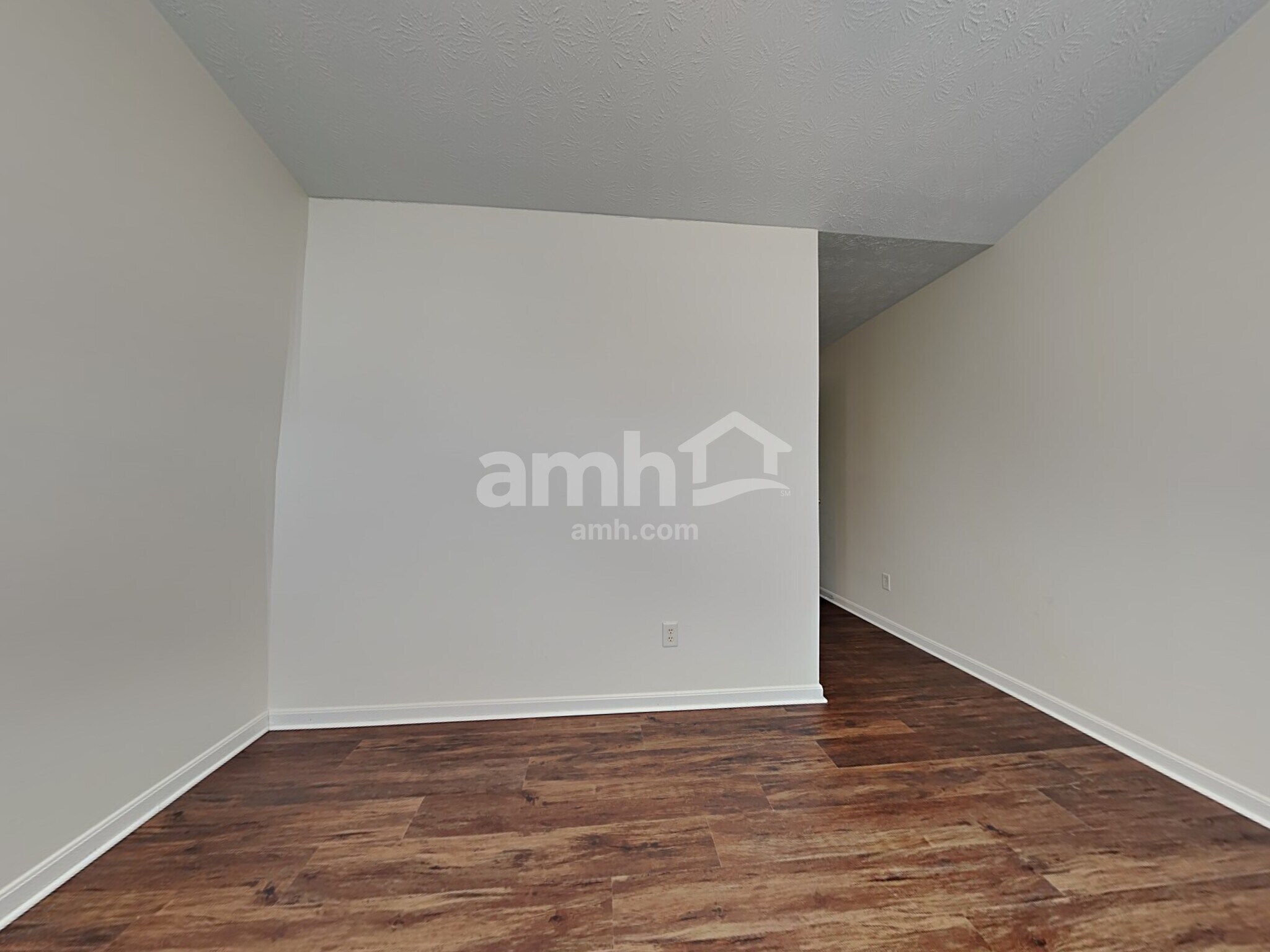 Building Photo - 32 Meadowcrest Dr